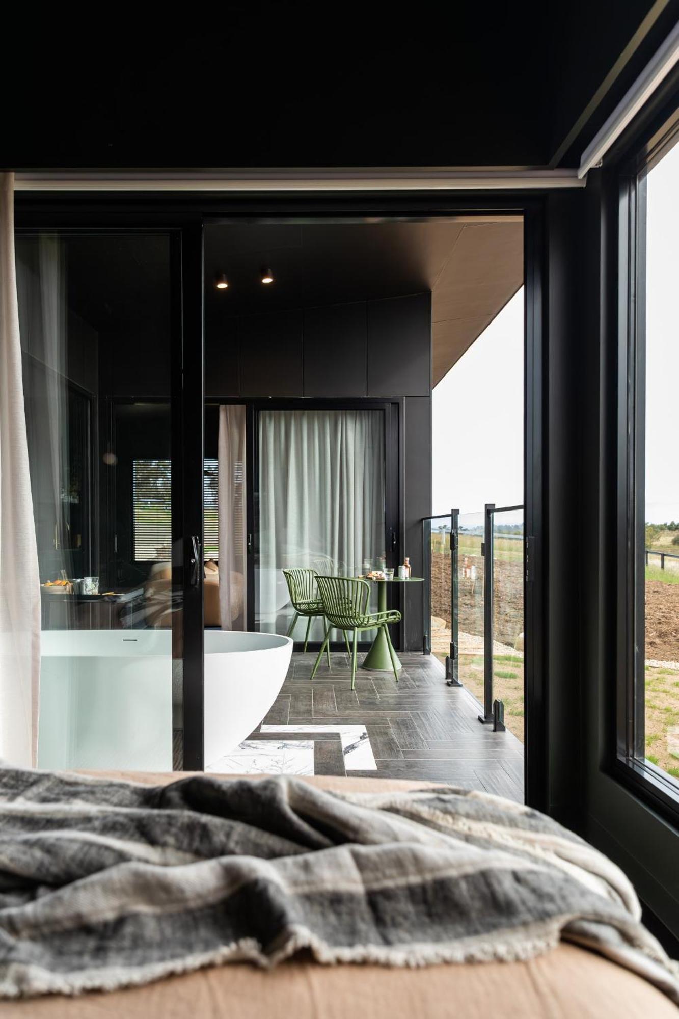 Wherewithal Luxury Suites Carlton Экстерьер фото