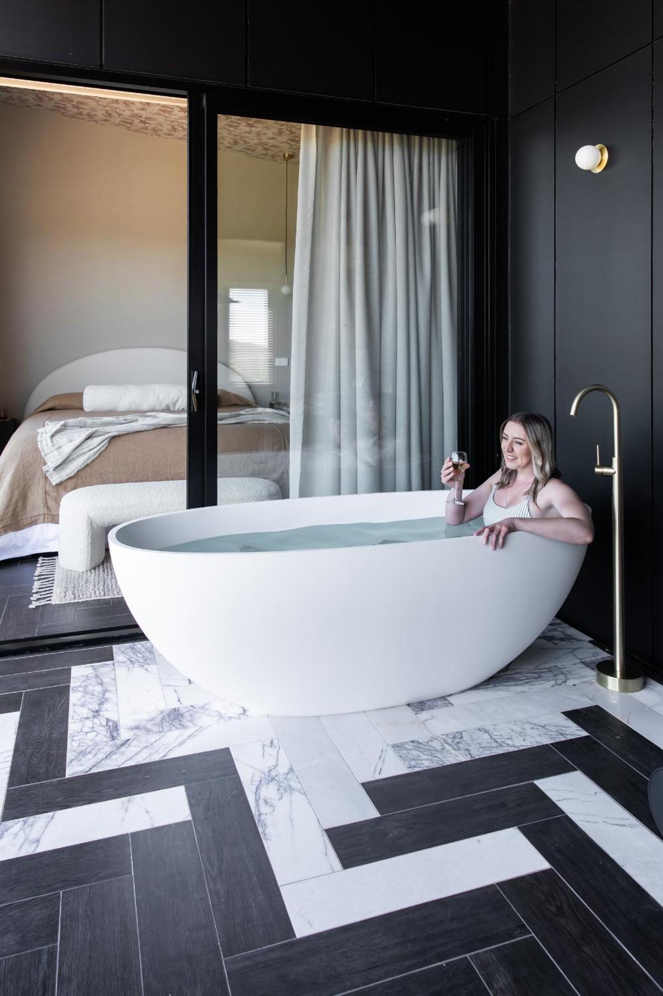 Wherewithal Luxury Suites Carlton Экстерьер фото